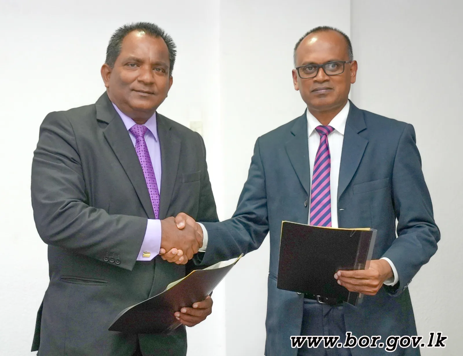 අතුරුදන් වූ තැනැත්තන් පිළිබඳ කාර්යාලය (OMP) සහ පුනරුත්ථාපන කාර්යාංශය (BOR) අතර අවබෝධතා ගිවිසුම අත්සන් කිරීම